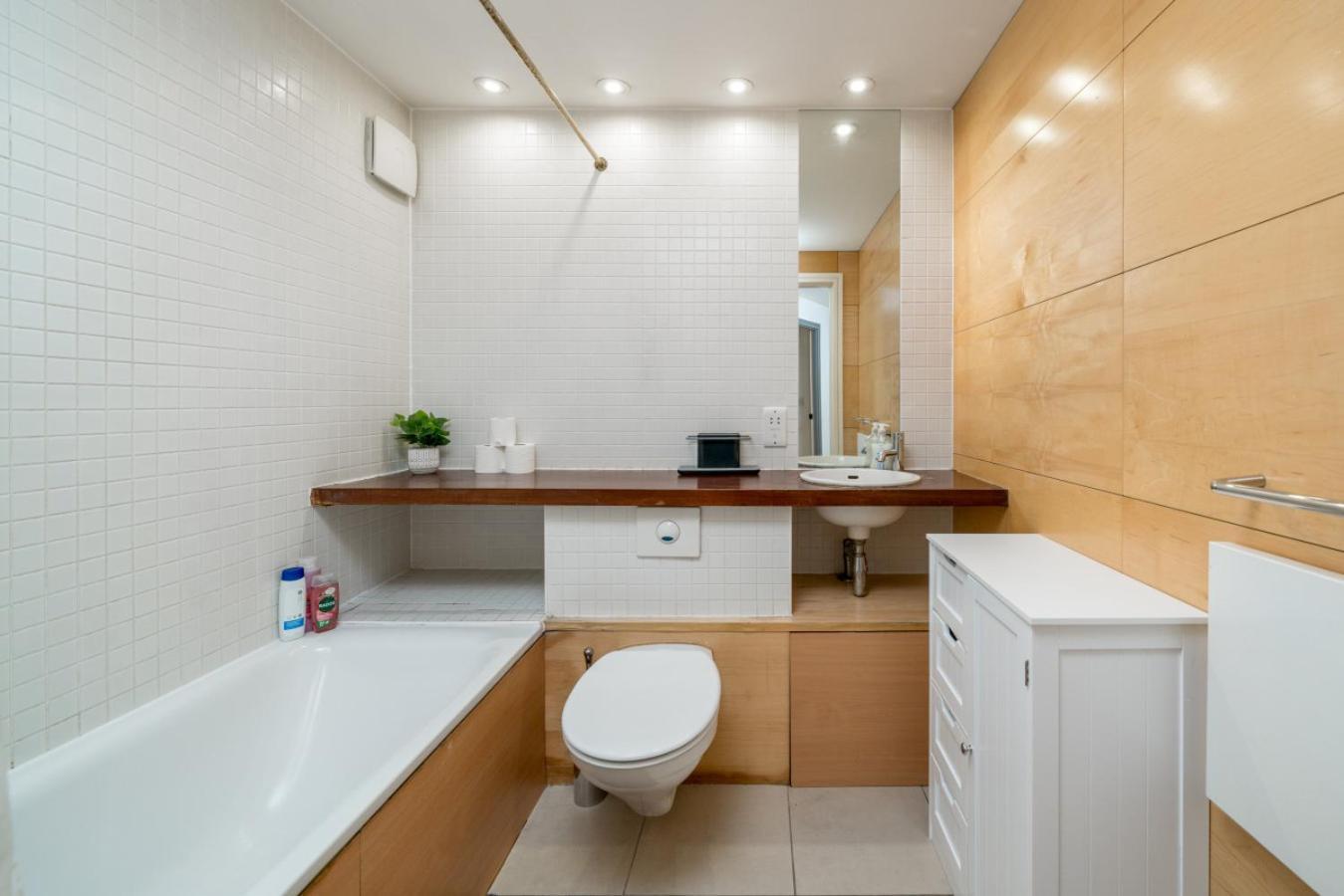 Lovely 3bd Flat, Parking, Sleeps Six Close To O2 Apartament *