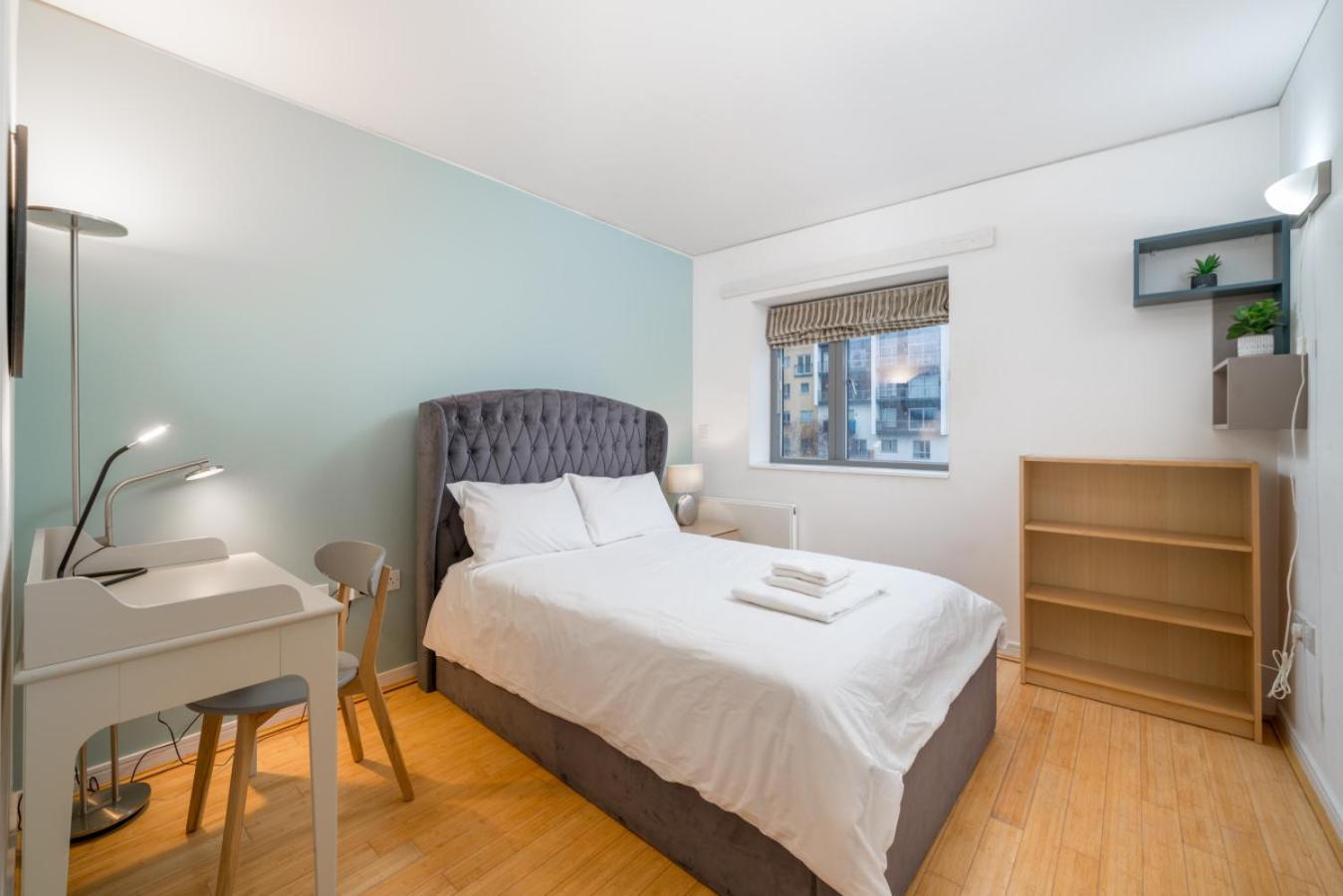 Lovely 3bd Flat, Parking, Sleeps Six Close To O2 Apartament