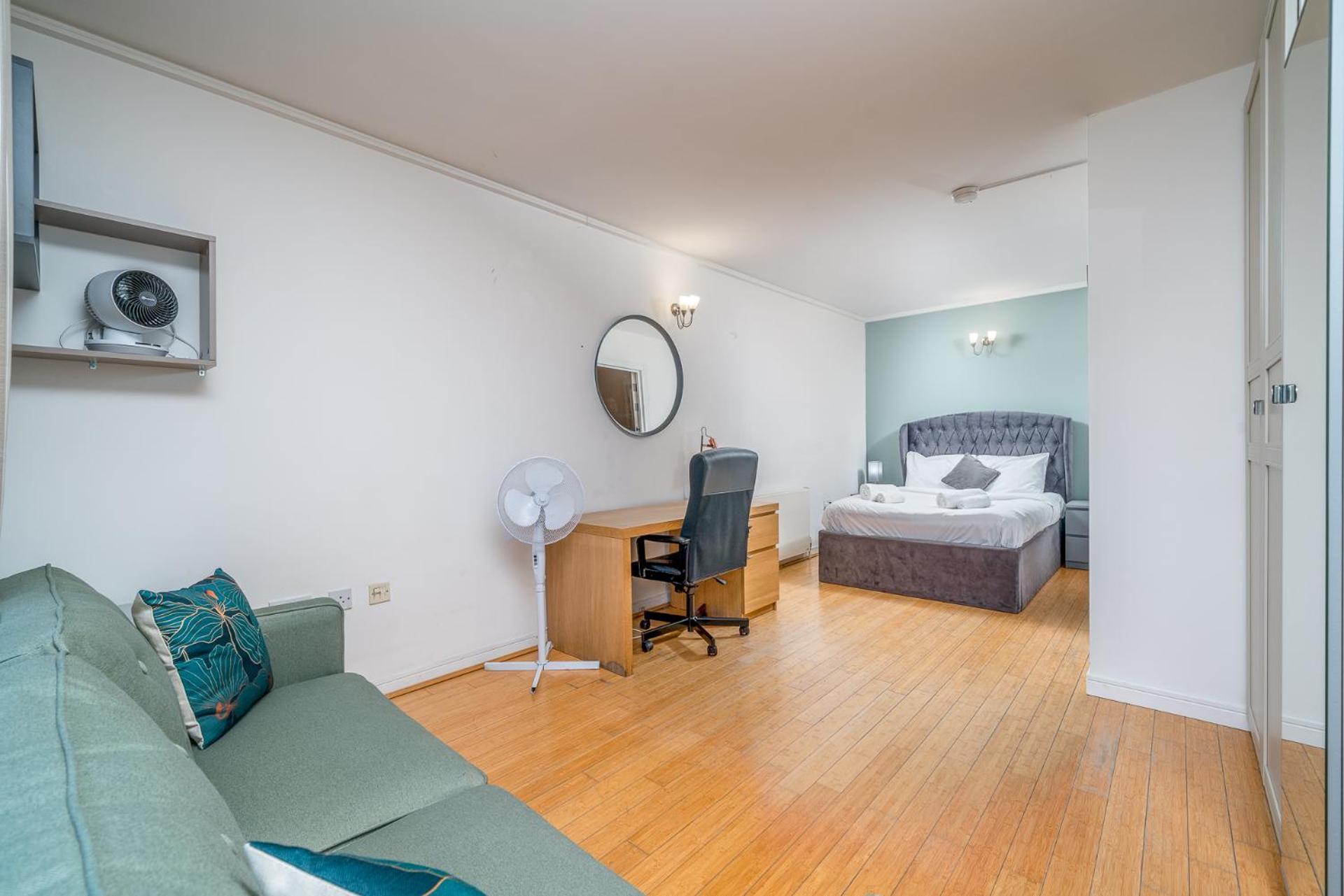 Apartament Lovely 3bd Flat, Parking, Sleeps Six Close To O2 Londra