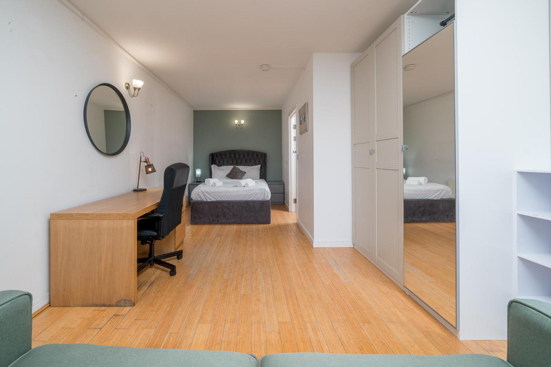 Lovely 3bd Flat, Parking, Sleeps Six Close To O2 Apartament