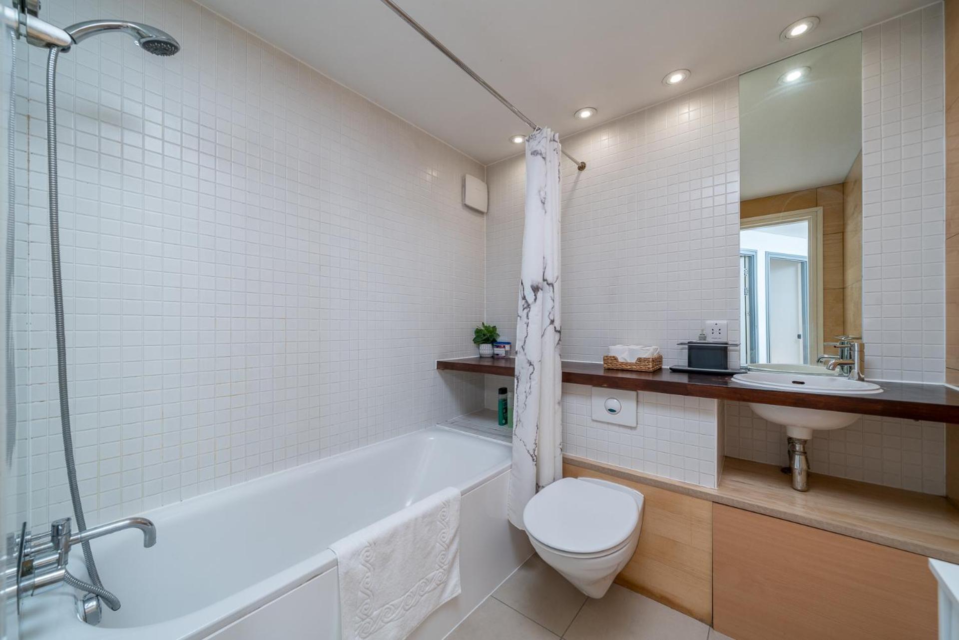 Apartament Lovely 3bd Flat, Parking, Sleeps Six Close To O2 *
