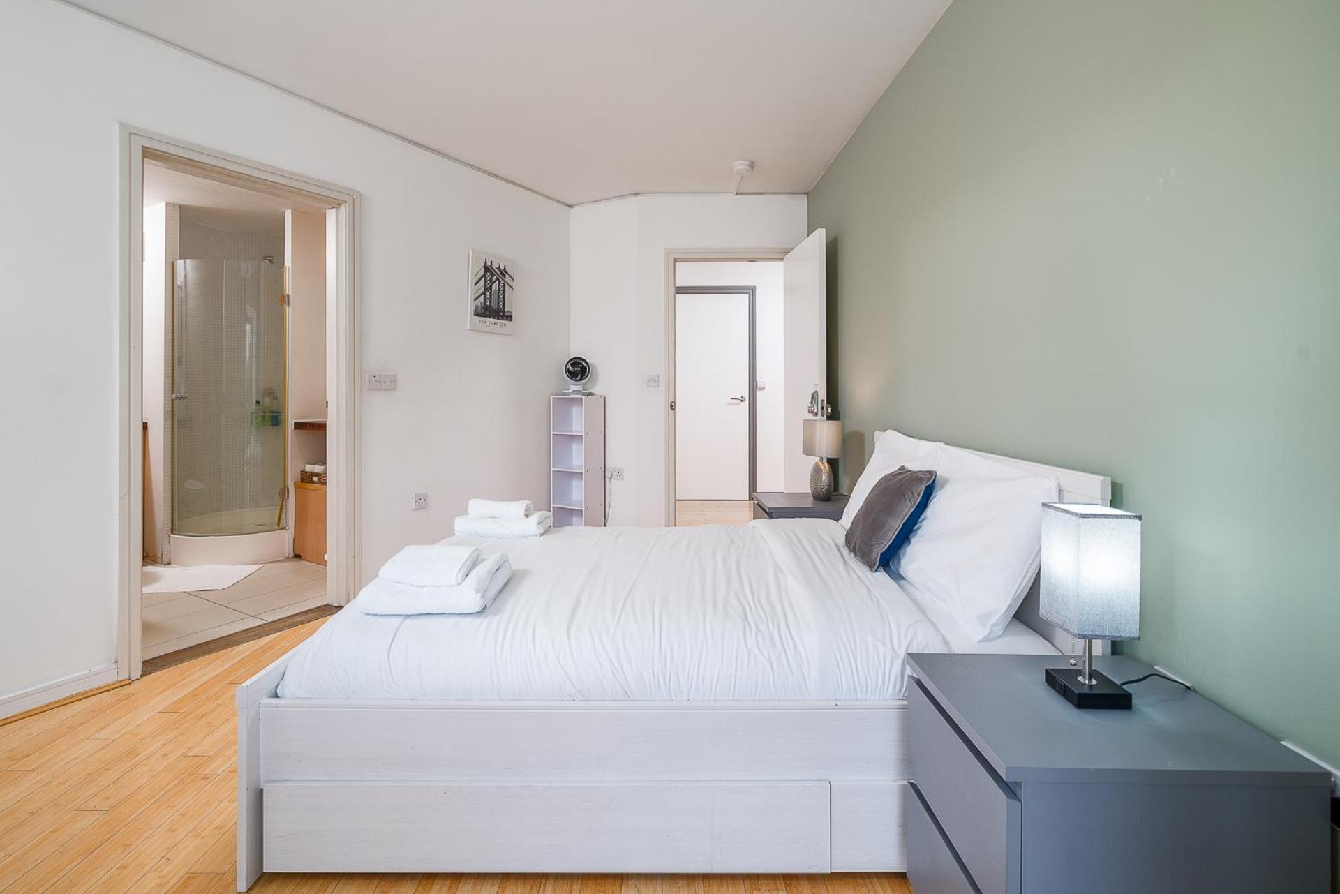 Lovely 3bd Flat, Parking, Sleeps Six Close To O2 Apartament *